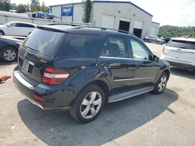 4JGBB8GB8BA726691 - 2011 MERCEDES-BENZ ML 350 4MATIC BLACK photo 3