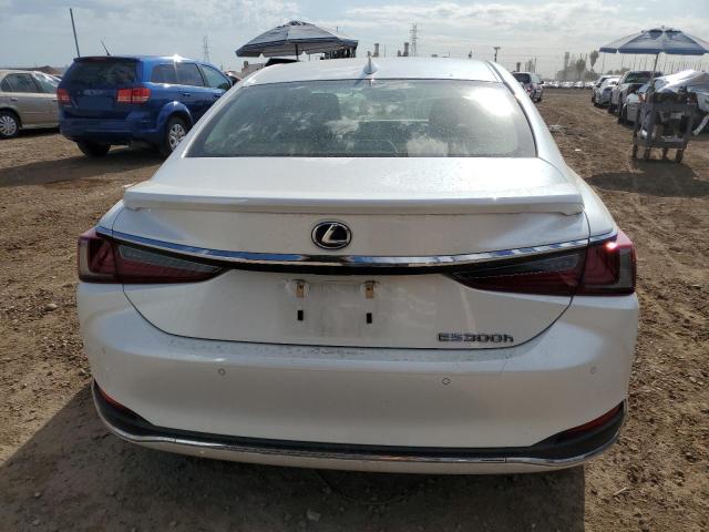 JTHB21B17K2022887 - 2019 LEXUS ES 300H WHITE photo 6