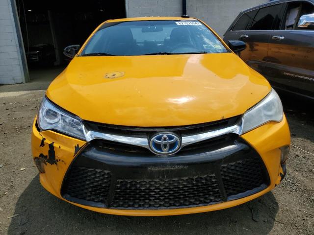 4T1BD1FK8FU175847 - 2015 TOYOTA CAMRY HYBRID YELLOW photo 5