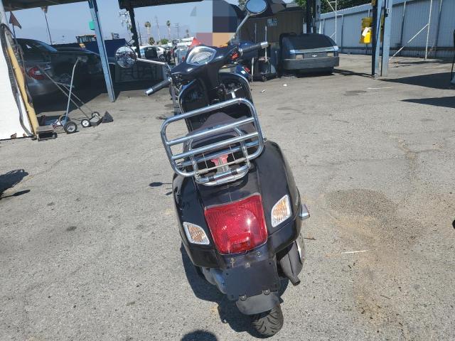 ZAPMA39L9J5100114 - 2018 VESPA GTS 300 BLACK photo 4