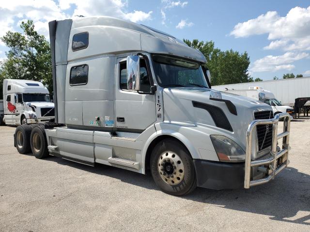 2016 VOLVO VN VNL, 