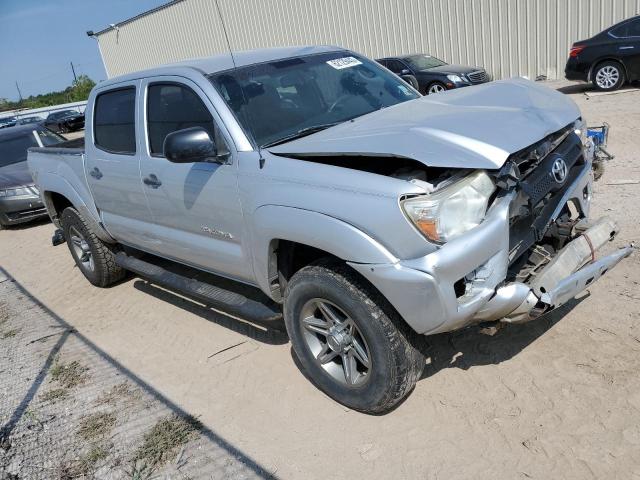5TFJU4GN2DX036979 - 2013 TOYOTA TACOMA DOUBLE CAB PRERUNNER SILVER photo 4