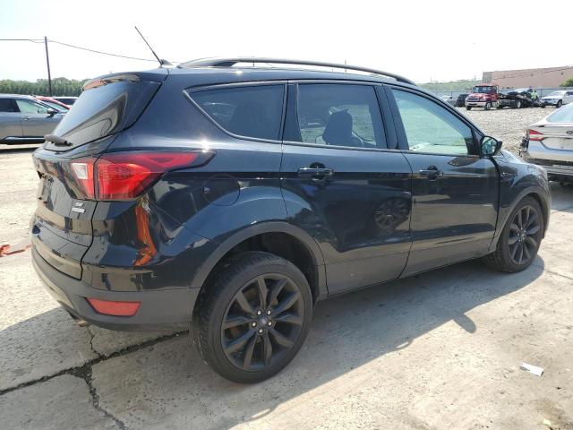 1FMCU0GD4KUA61661 - 2019 FORD ESCAPE SE Սև լուսանկար 3