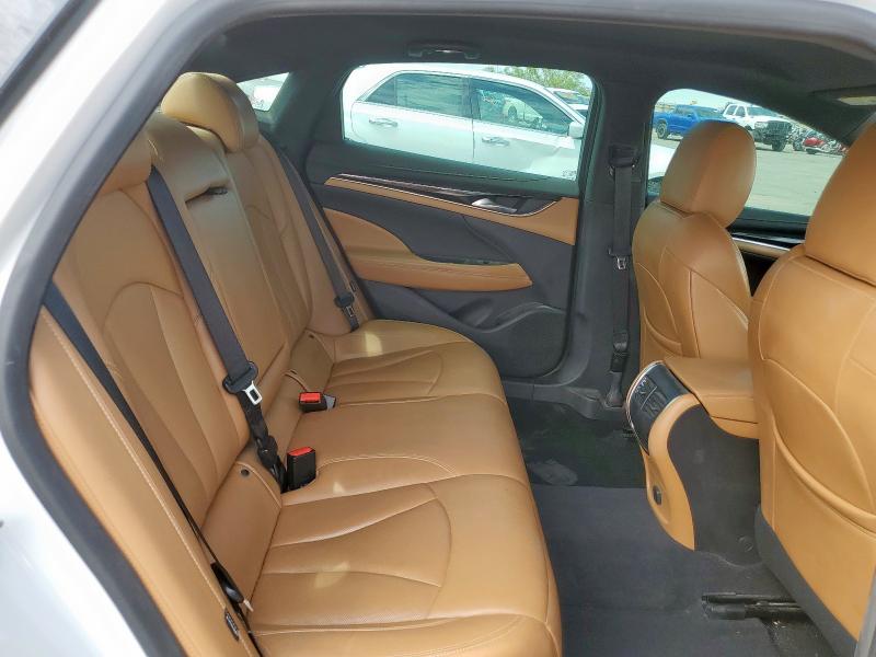 1G4ZP5SS7JU114596 - 2018 BUICK LACROSSE ESSENCE WHITE photo 10