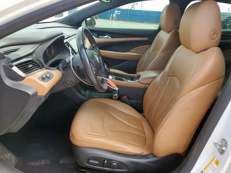 1G4ZP5SS7JU114596 - 2018 BUICK LACROSSE ESSENCE WHITE photo 7