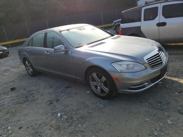 WDDNG9EB5DA536237 - 2013 MERCEDES-BENZ S 550 4MATIC GRAY photo 4