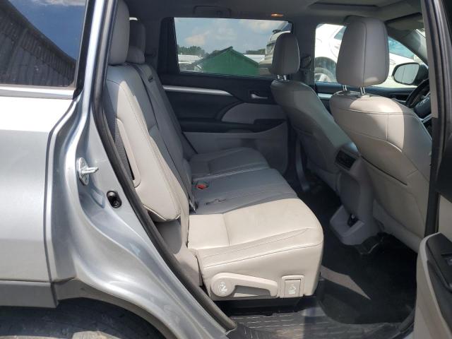 5TDJKRFH1FS169319 - 2015 TOYOTA HIGHLANDER XLE 银色 照片 10