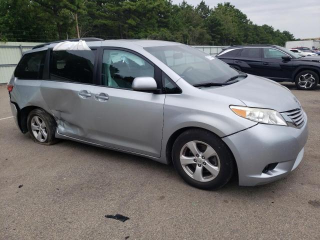 5TDKK3DC1FS540570 - 2015 TOYOTA SIENNA LE SILVER photo 4