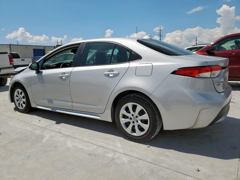 5YFEPMAE2NP342422 - 2022 TOYOTA COROLLA LE SILVER photo 2