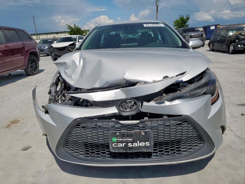 5YFEPMAE2NP342422 - 2022 TOYOTA COROLLA LE SILVER photo 5