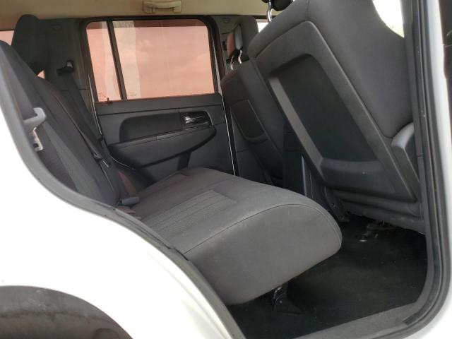 1J4PP2GK6BW583827 - 2011 JEEP LIBERTY SPORT WHITE photo 11