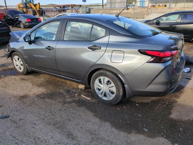 3N1CN8DV5PL853464 - 2023 NISSAN VERSA S ნაცრისფერი ფოტო 2