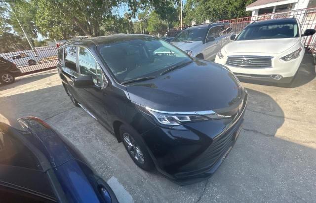 2022 TOYOTA SIENNA LE, null