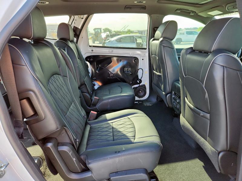 5GAERDKW1RJ120211 - 2024 BUICK ENCLAVE AVENIR WHITE photo 11