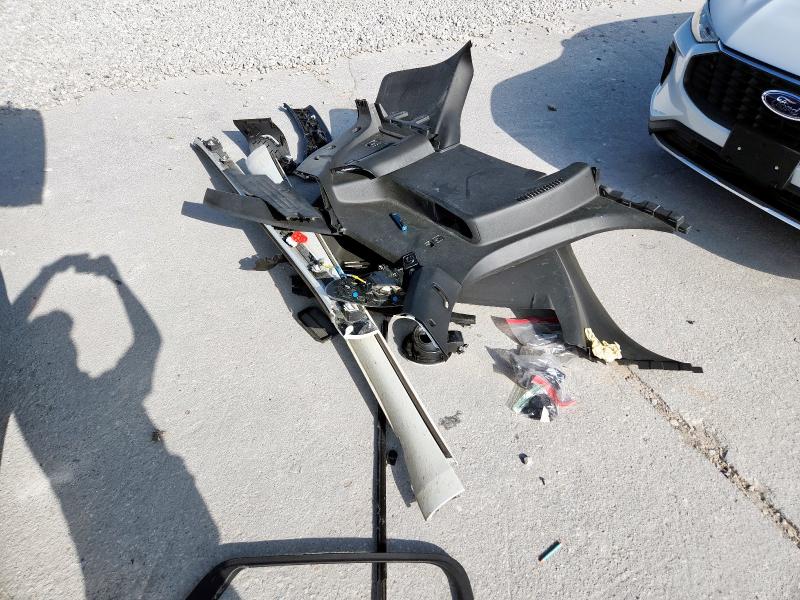 5GAERDKW1RJ120211 - 2024 BUICK ENCLAVE AVENIR WHITE photo 13