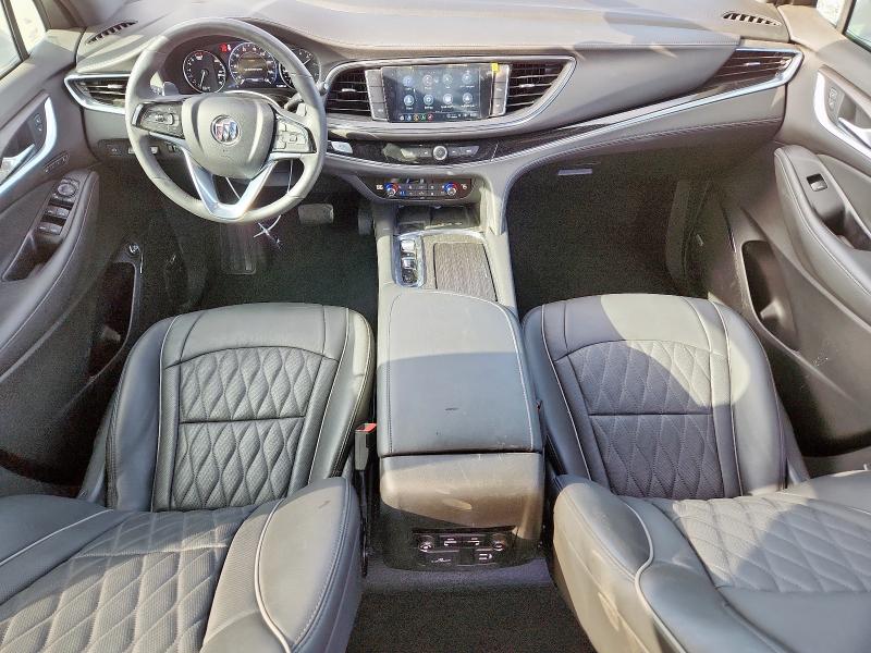 5GAERDKW1RJ120211 - 2024 BUICK ENCLAVE AVENIR WHITE photo 8