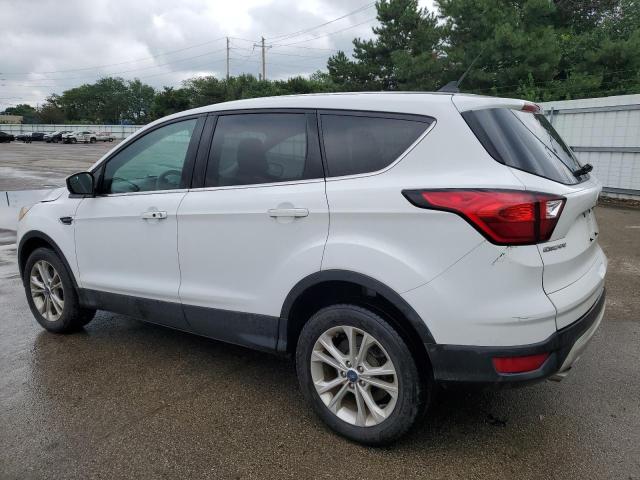 1FMCU9GD7KUB31397 - 2019 FORD ESCAPE SE WHITE photo 2