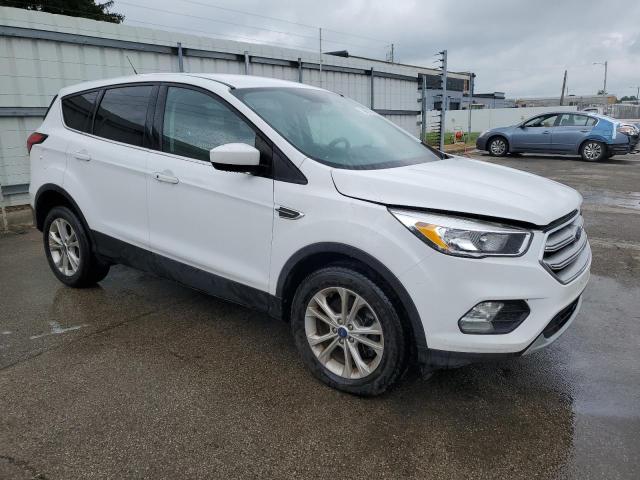 1FMCU9GD7KUB31397 - 2019 FORD ESCAPE SE WHITE photo 4