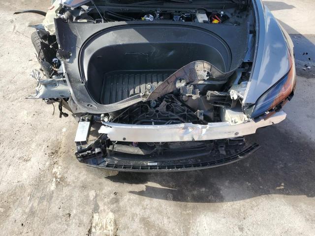 5YJ3E1EA3SF979152 - 2025 TESLA MODEL 3 SILVER photo 11