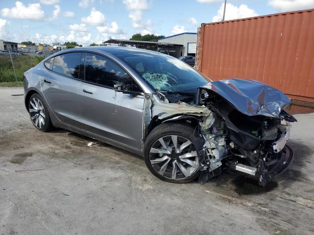 5YJ3E1EA3SF979152 - 2025 TESLA MODEL 3 SILVER photo 4