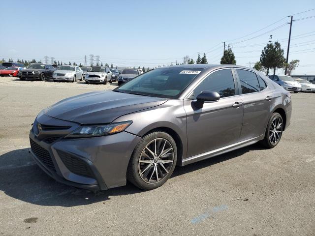 4T1G11AK7PU735591 - 2023 TOYOTA CAMRY SE NIGHT SHADE GRAY photo 1