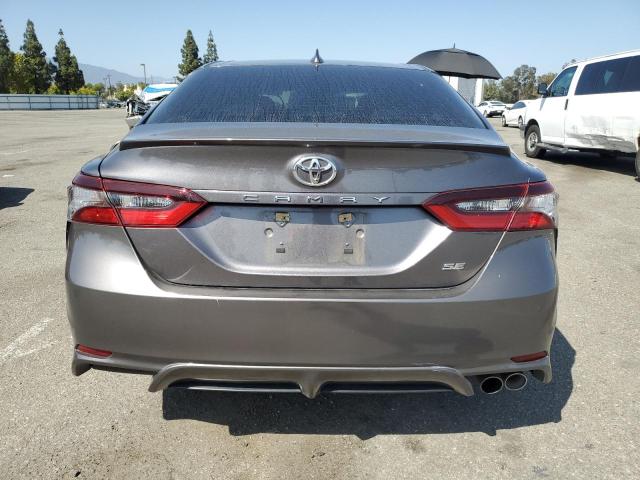 4T1G11AK7PU735591 - 2023 TOYOTA CAMRY SE NIGHT SHADE GRAY photo 6