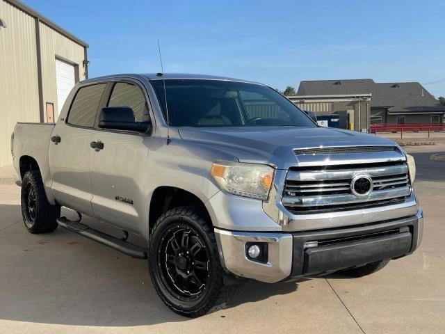 5TFEM5F19HX113858 - 2017 TOYOTA TUNDRA CREWMAX SR5 SILVER photo 1