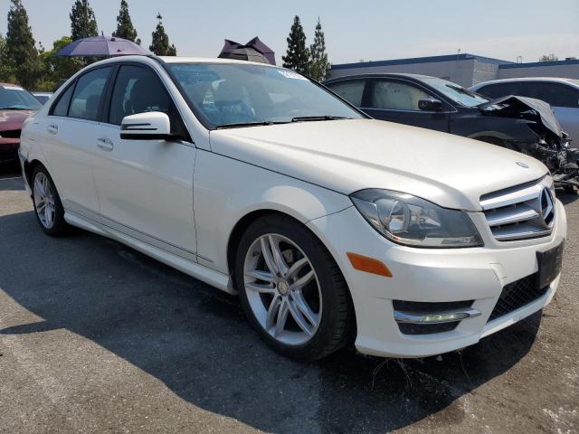 WDDGF4HB1DR270596 - 2013 MERCEDES-BENZ C 250 WHITE photo 4