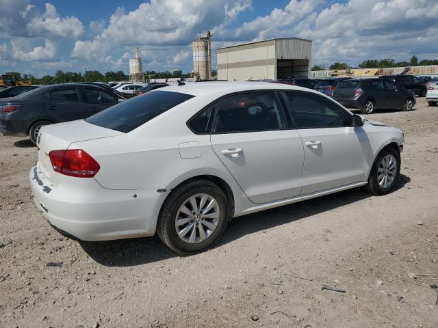 1VWAH7A30DC115567 - 2013 VOLKSWAGEN PASSAT S WHITE photo 3