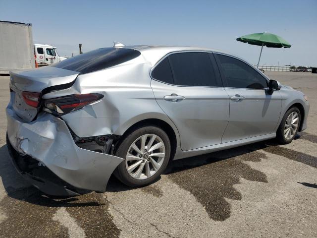 4T1C11AKXRU248726 - 2024 TOYOTA CAMRY LE SILVER photo 3