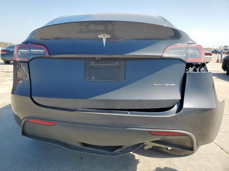 7SAYGDEE5RA222462 - 2024 TESLA MODEL Y GRAY photo 6