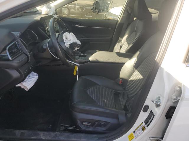 4T1G11AK3PU834201 - 2023 TOYOTA CAMRY SE NIGHT SHADE WHITE photo 7