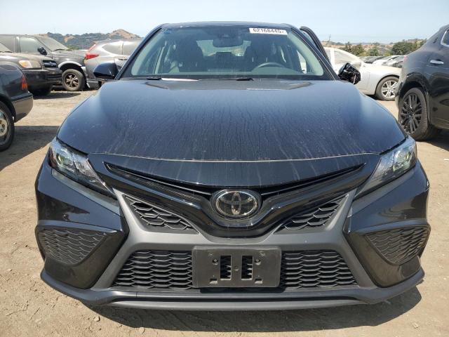 4T1T11AK8PU787522 - 2023 TOYOTA CAMRY SE NIGHT SHADE BLACK photo 5