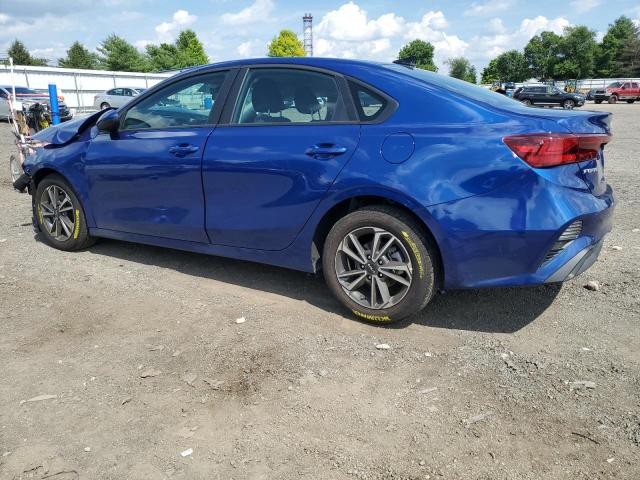 3KPF24AD2RE758827 - 2024 KIA FORTE LX BLUE photo 2