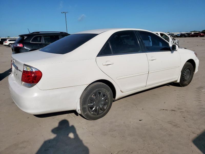 4T1BE32K05U006838 - 2005 TOYOTA CAMRY LE WHITE photo 3