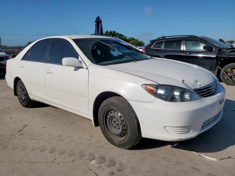 4T1BE32K05U006838 - 2005 TOYOTA CAMRY LE WHITE photo 4