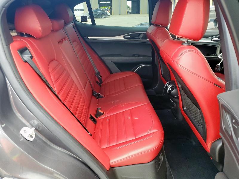 ZASPAKBN4N7D42587 - 2022 ALFA ROMEO STELVIO TI رمادي صورة 10