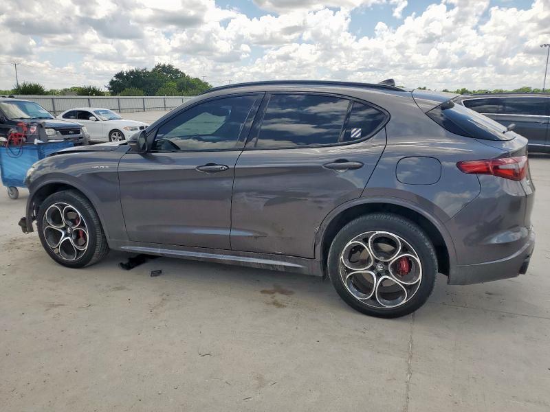 ZASPAKBN4N7D42587 - 2022 ALFA ROMEO STELVIO TI رمادي صورة 2