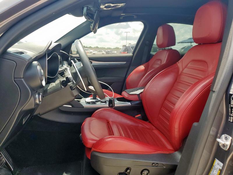 ZASPAKBN4N7D42587 - 2022 ALFA ROMEO STELVIO TI رمادي صورة 7