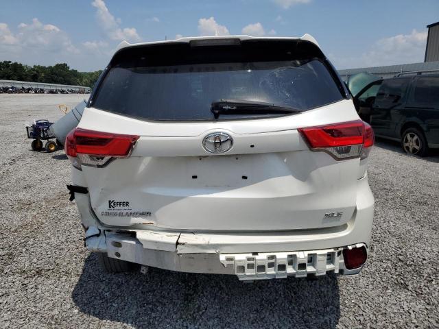 5TDKZRFH4KS331308 - 2019 TOYOTA HIGHLANDER SE WHITE photo 6