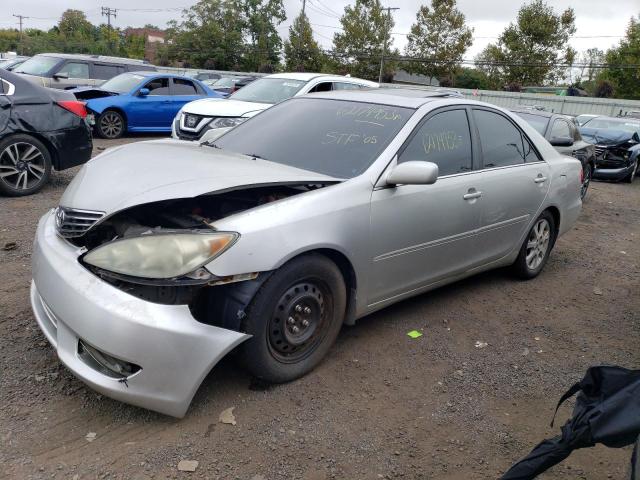 4T1BE30K25U395694 - 2005 TOYOTA CAMRY LE SILVER photo 1