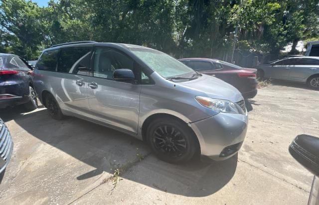 2013 TOYOTA SIENNA LE, null