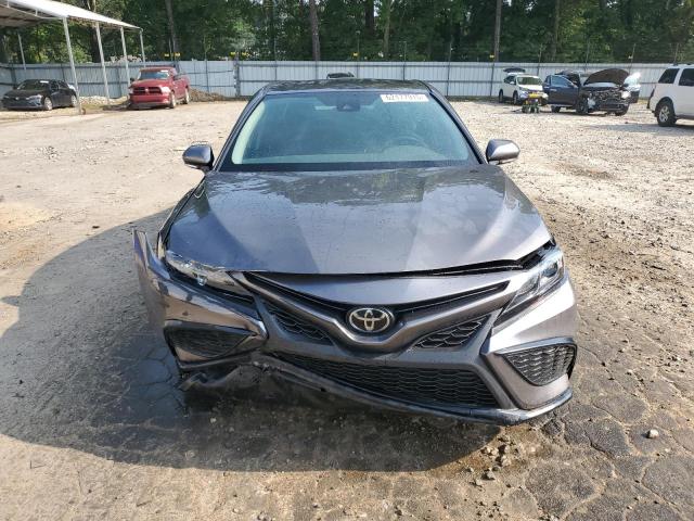 4T1G11AK0RU913683 - 2024 TOYOTA CAMRY SE NIGHT SHADE GRAY photo 5