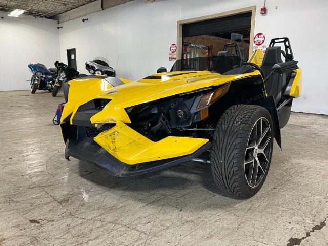 57XAAPFA7J8127588 - 2018 POLARIS SLINGSHOT SL YELLOW photo 2