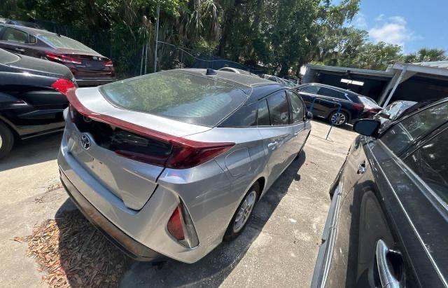 JTDKARFP1H3005961 - 2017 TOYOTA PRIUS PRIM 银色 照片 4