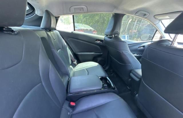 JTDKARFP1H3005961 - 2017 TOYOTA PRIUS PRIM 银色 照片 6