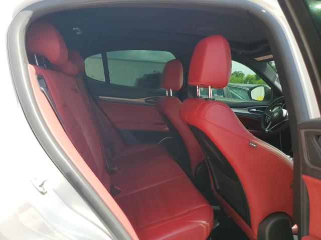 ZASPAKBNXK7C70581 - 2019 ALFA ROMEO STELVIO TI WHITE photo 11