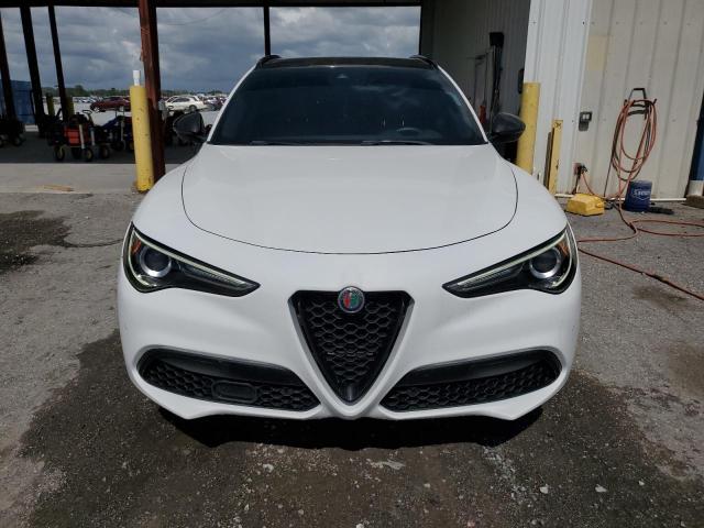 ZASPAKBNXK7C70581 - 2019 ALFA ROMEO STELVIO TI WHITE photo 5
