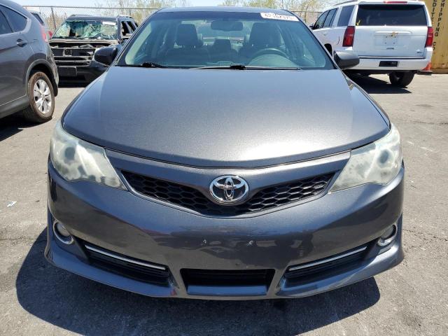 4T1BK1FK5CU019556 - 2012 TOYOTA CAMRY SE GRAY photo 5