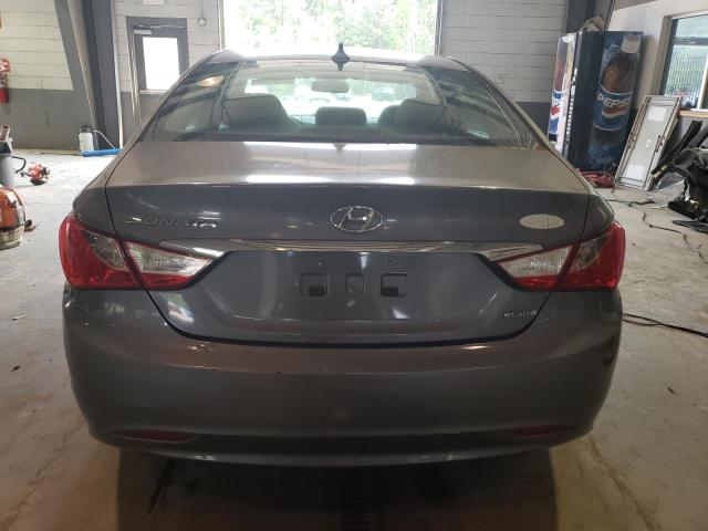 5NPEC4ACXDH571145 - 2013 HYUNDAI SONATA SE GRAY photo 6